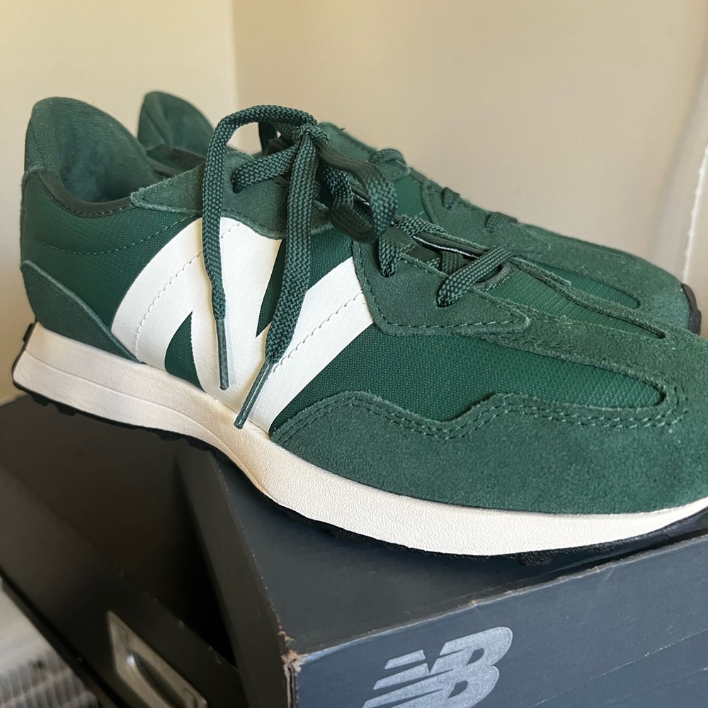 Newbalance 327s